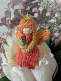 Charity-Engel Nr. 21 mit Rose